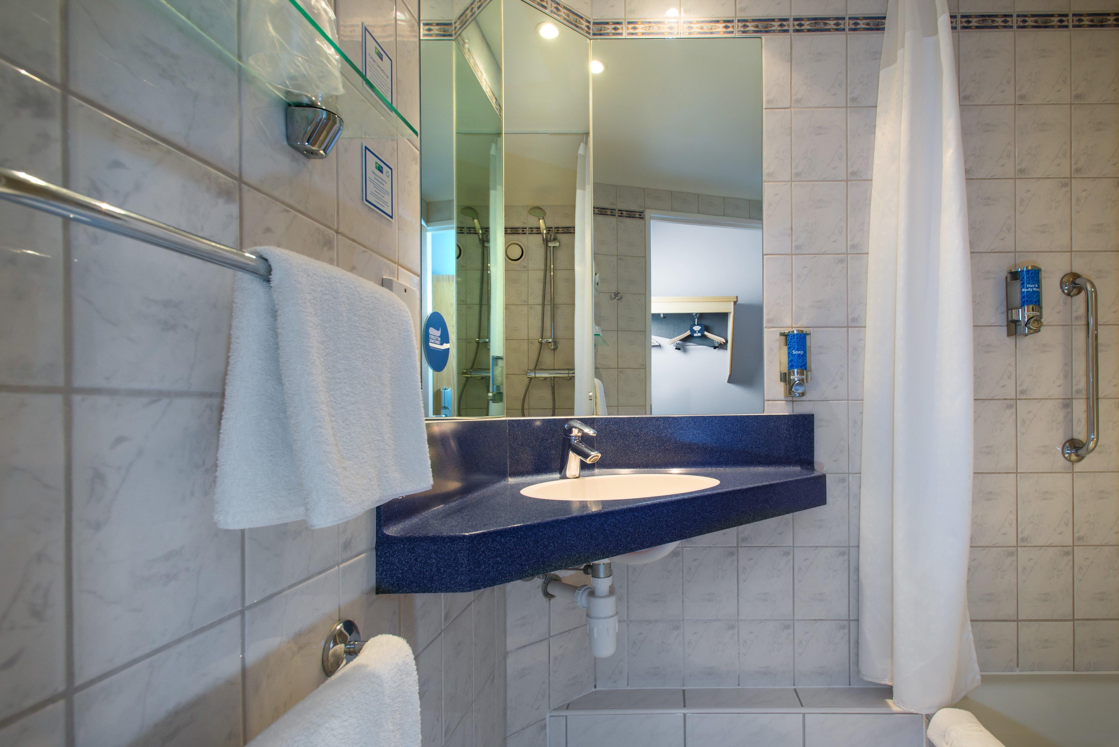 Holiday Inn Express London Chingford By Ihg Waltham Forest Exteriör bild