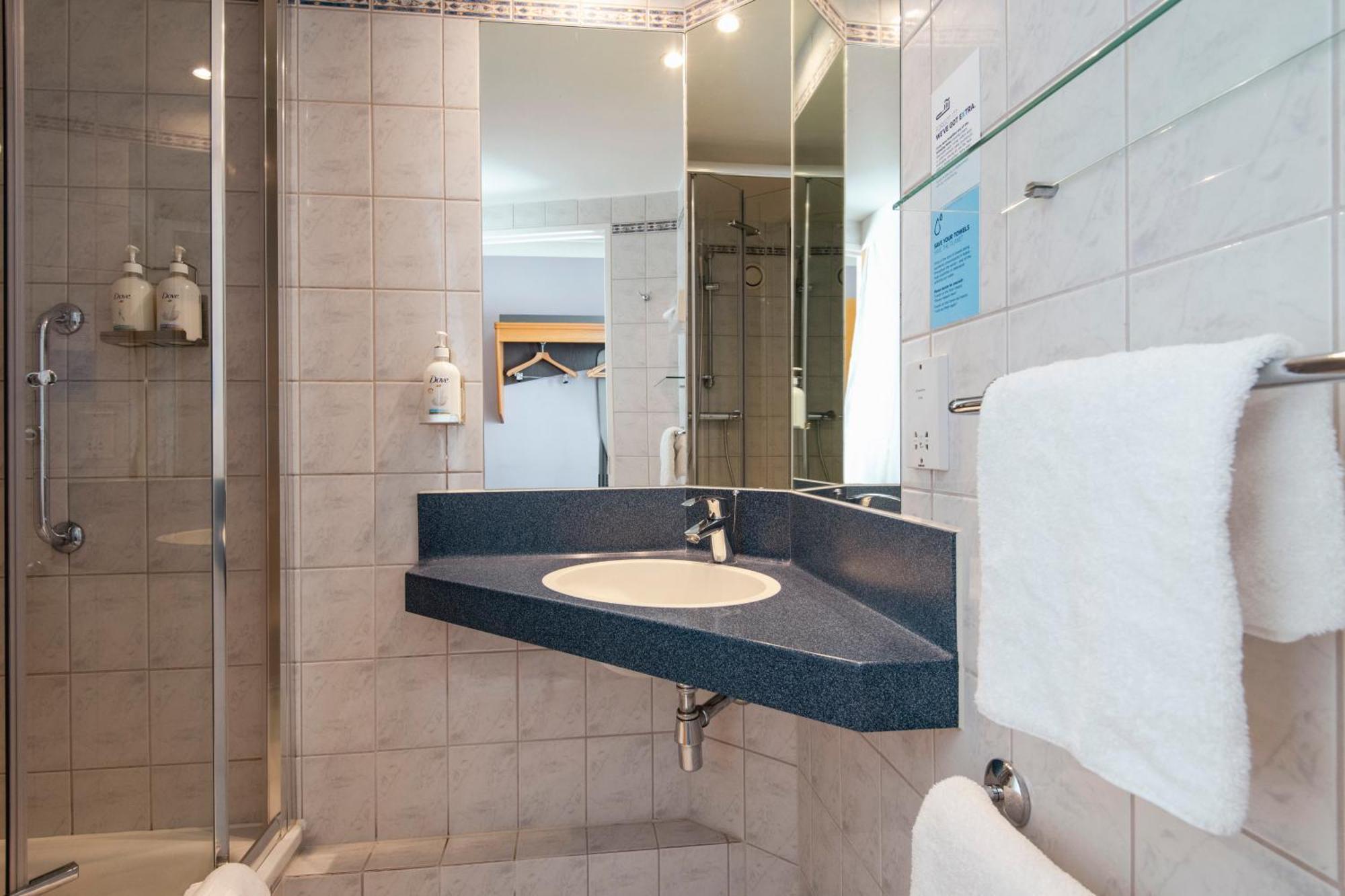 Holiday Inn Express London Chingford By Ihg Waltham Forest Exteriör bild