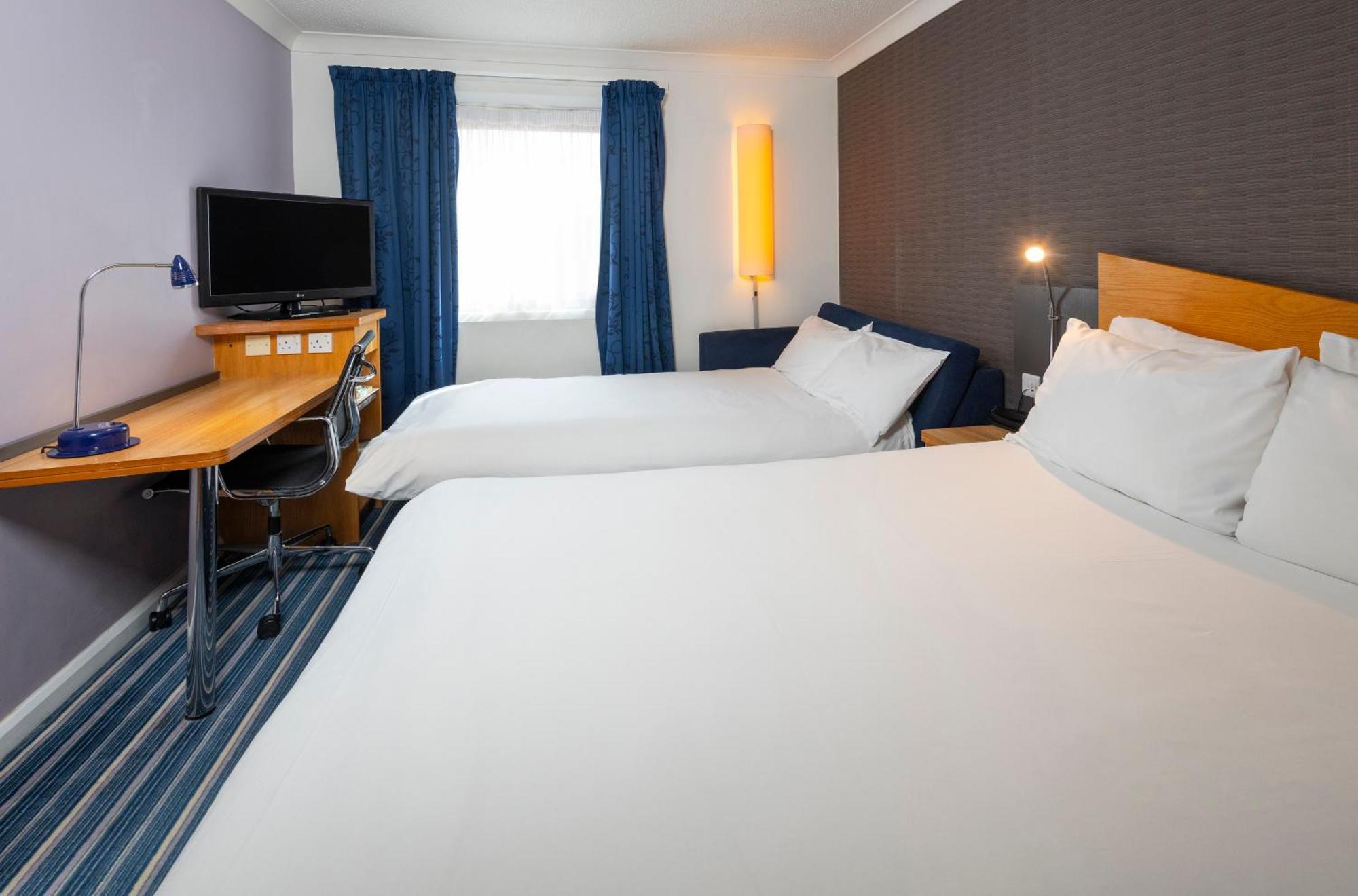 Holiday Inn Express London Chingford By Ihg Waltham Forest Exteriör bild