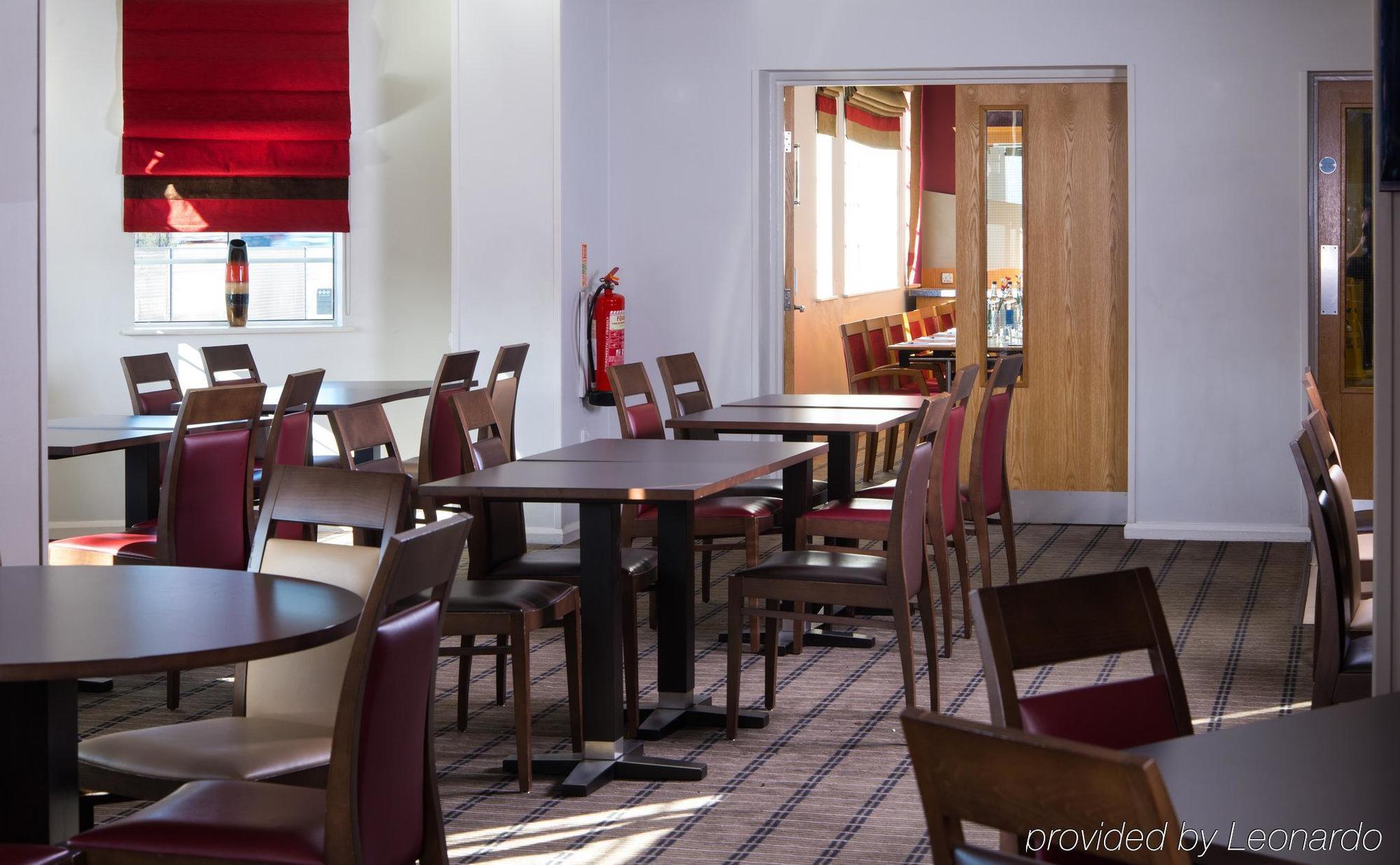 Holiday Inn Express London Chingford By Ihg Waltham Forest Exteriör bild