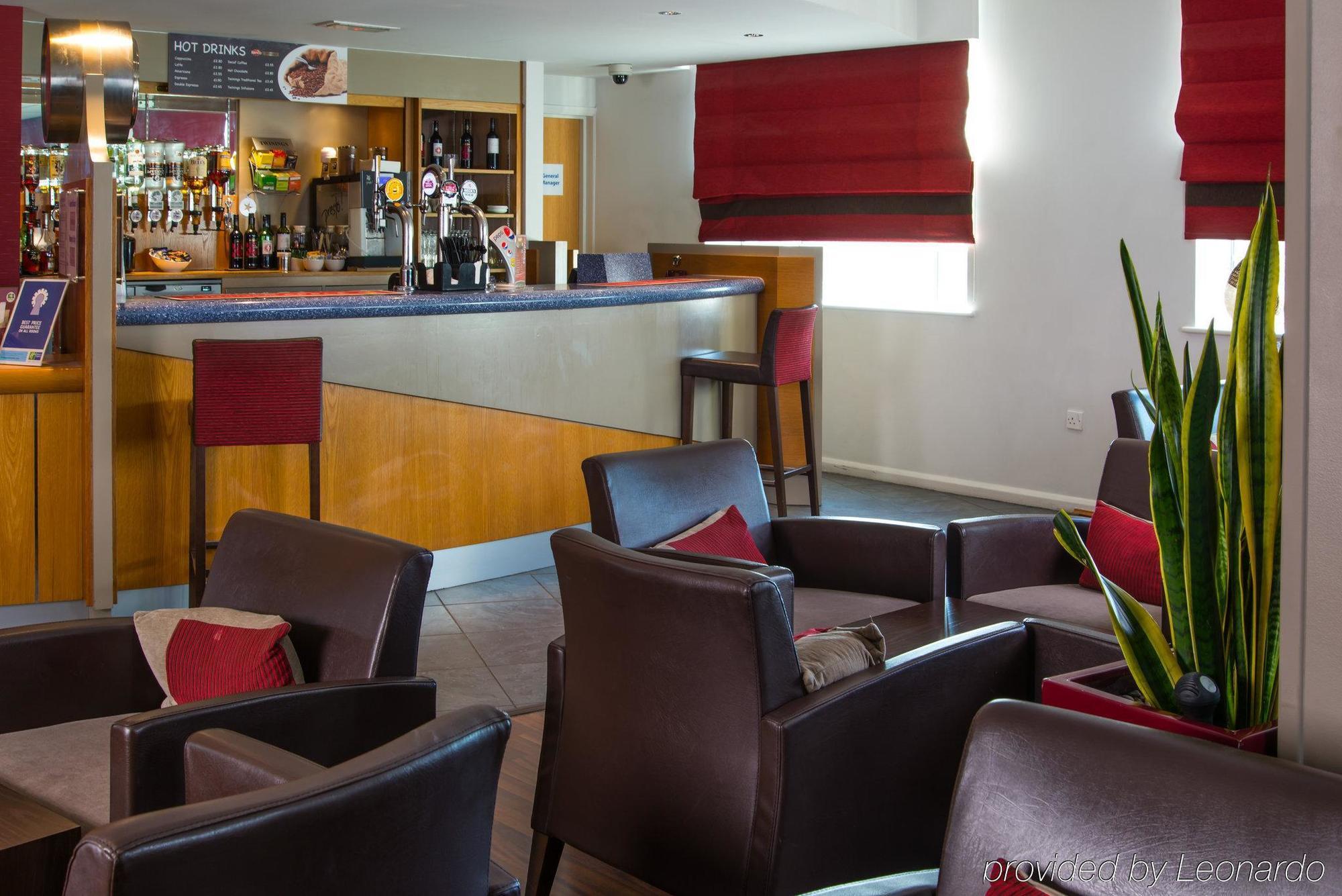 Holiday Inn Express London Chingford By Ihg Waltham Forest Exteriör bild