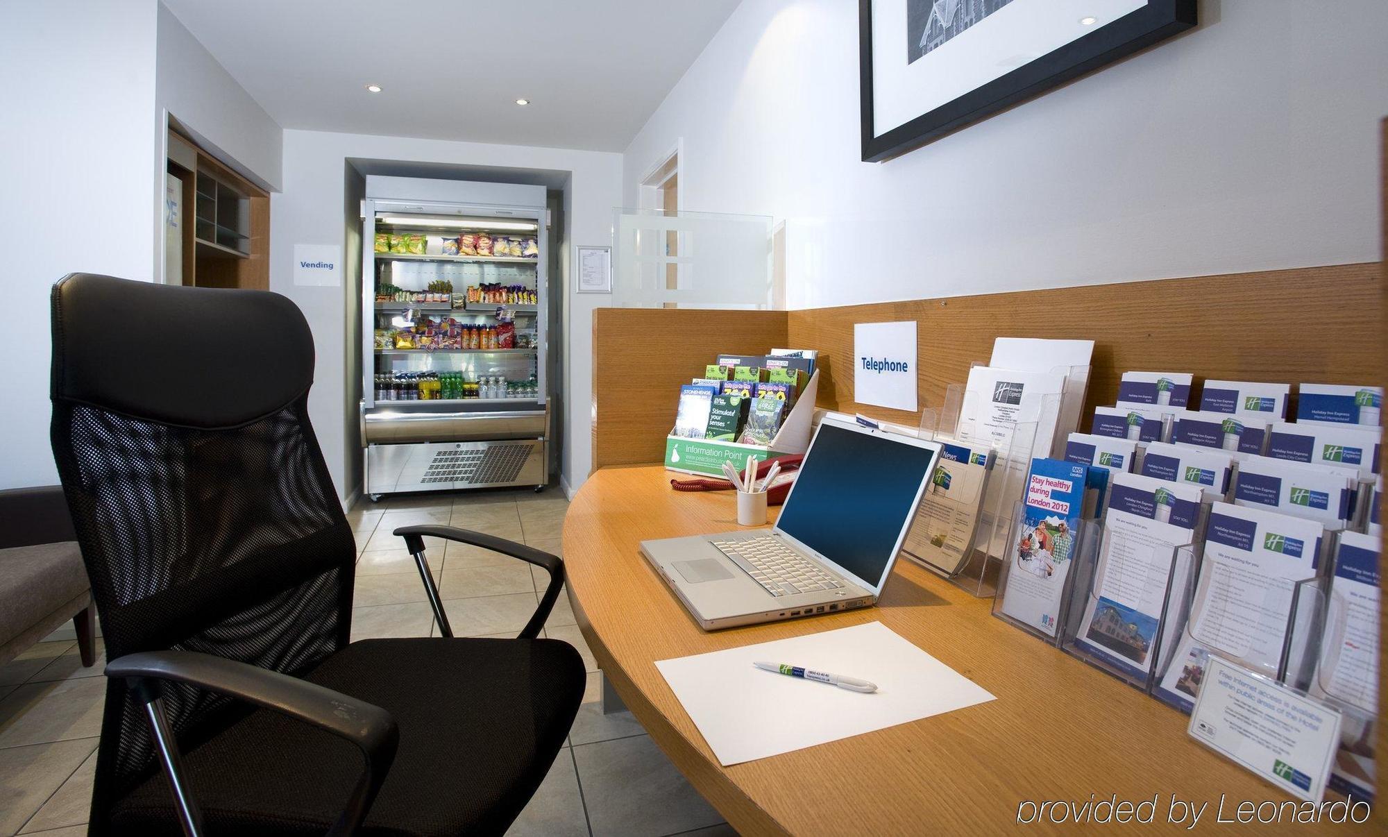 Holiday Inn Express London Chingford By Ihg Waltham Forest Exteriör bild